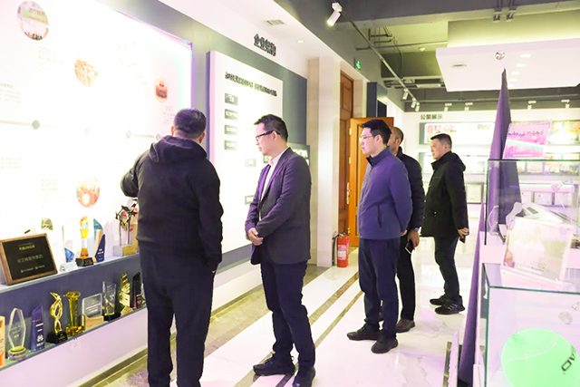 住房城乡建设部科技与产业化发展中心与业之峰装饰集团座谈交流“老房子改造成好房子”相关工作